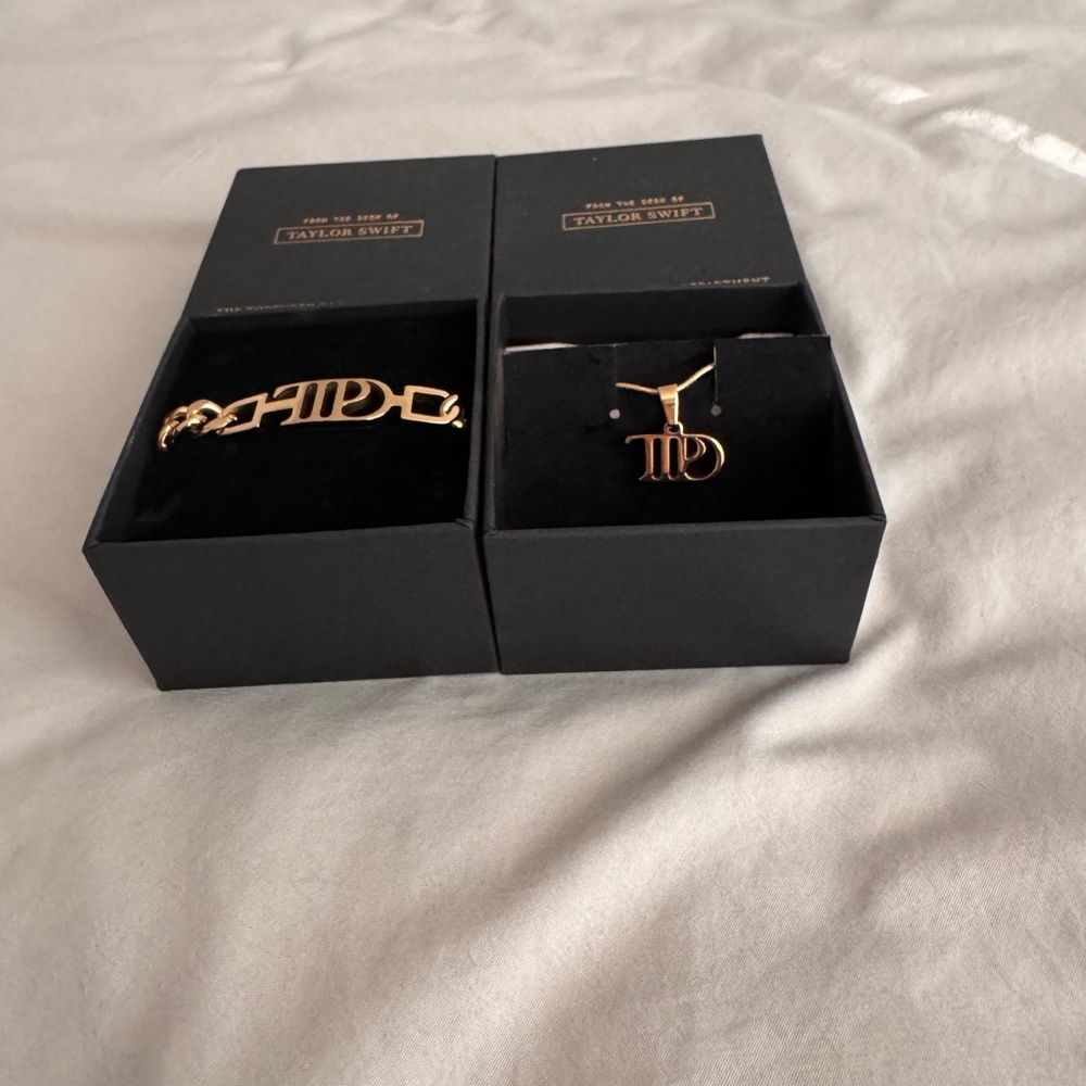 Taylor Swift Gold Jewelry Set